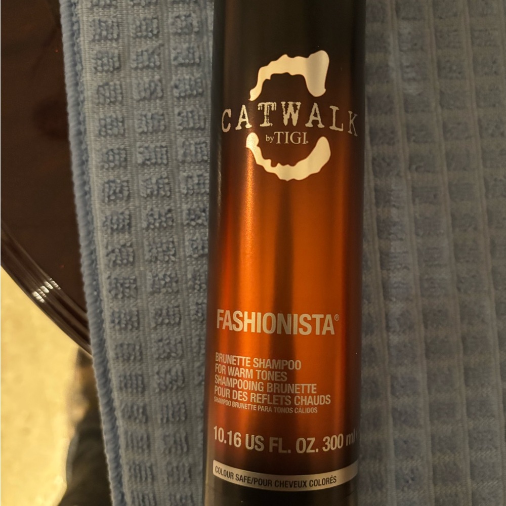 Shampoo for brunettes